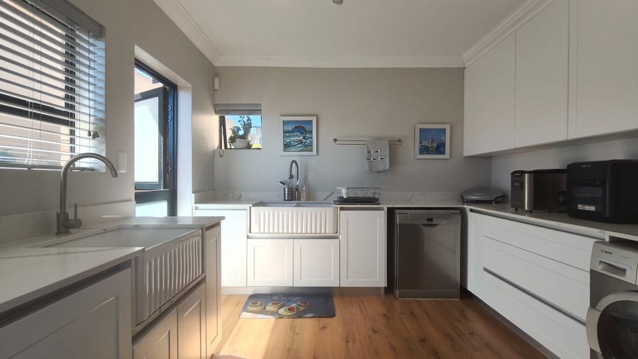 3 Bedroom Property for Sale in Blue Ridge Western Cape